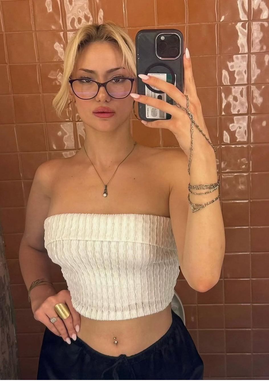 Akçay Cazip Kadın Escort Bayan Lale